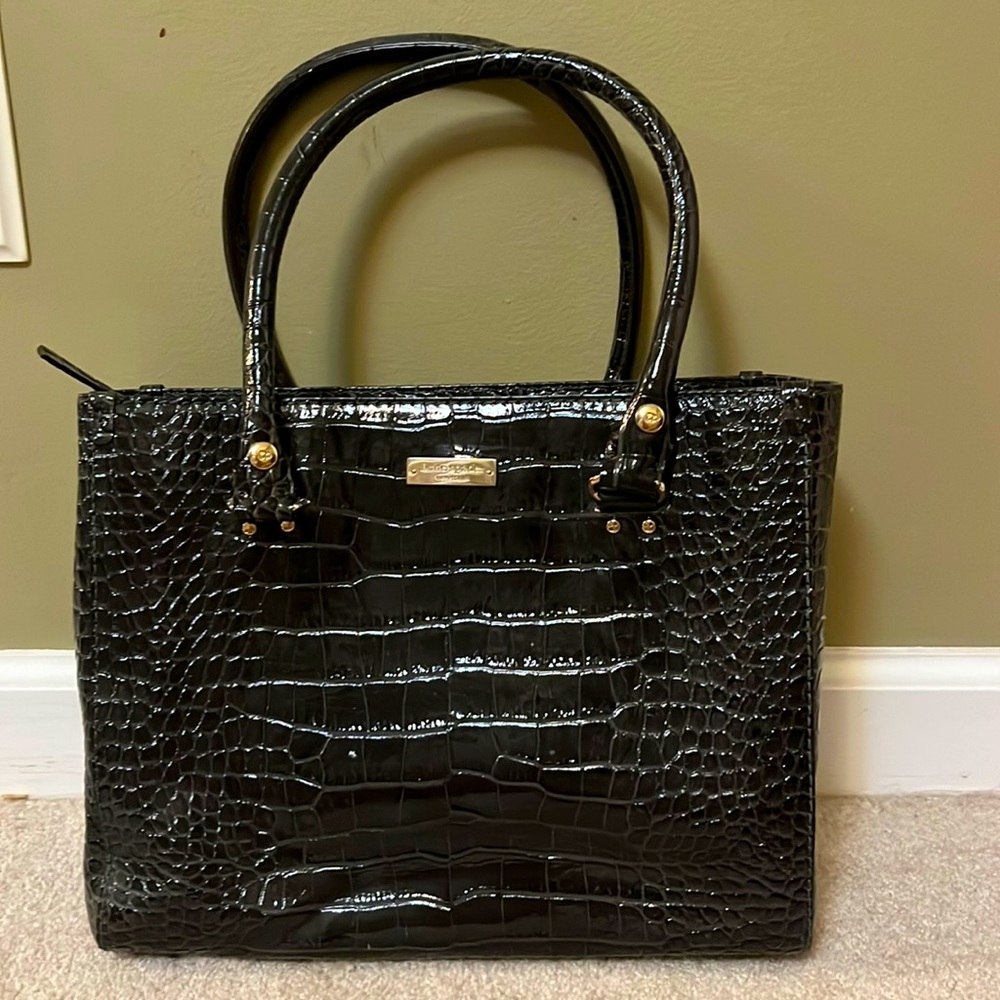 Kate Spade black patent leather crocodile embossed handbag. 12 x 9.5 x 4.5”